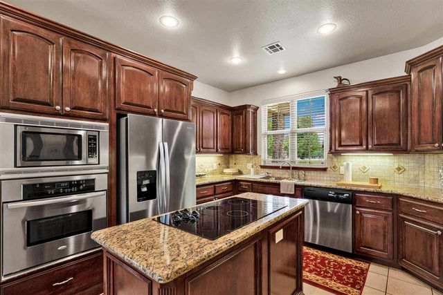 1220 Cypress Ln, Elgin, OK 73538