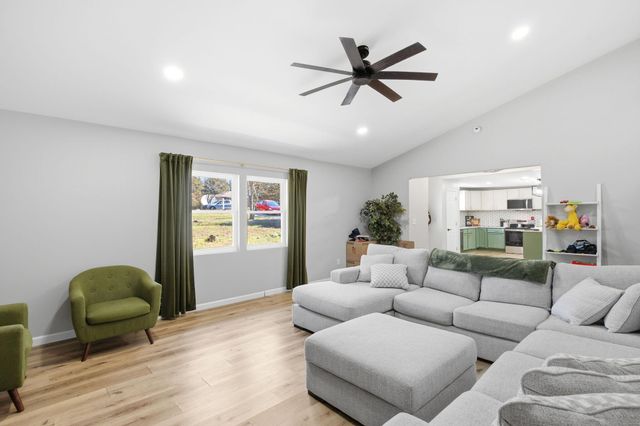 1400 W TROBRIDGE RD, Columbia, MO 65202