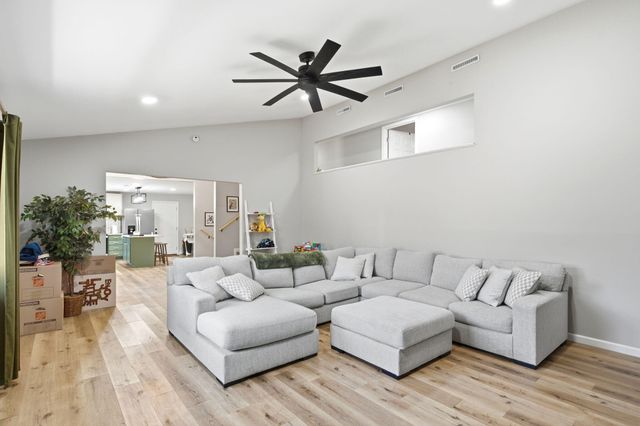 1400 W TROBRIDGE RD, Columbia, MO 65202