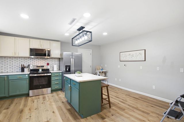 1400 W TROBRIDGE RD, Columbia, MO 65202