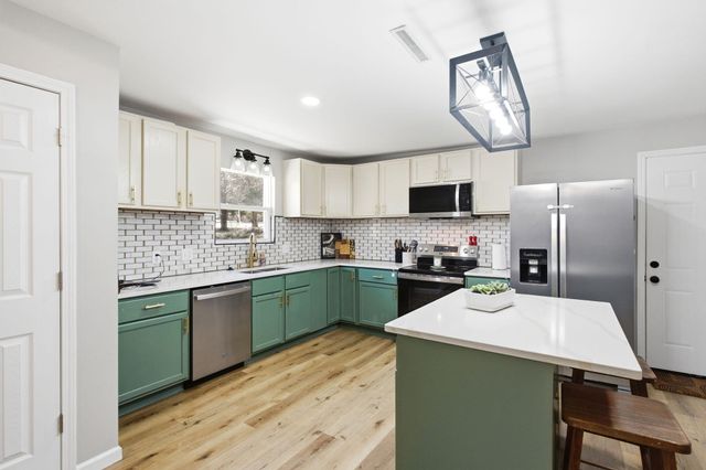 1400 W TROBRIDGE RD, Columbia, MO 65202