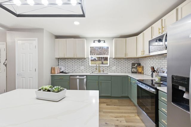 1400 W TROBRIDGE RD, Columbia, MO 65202