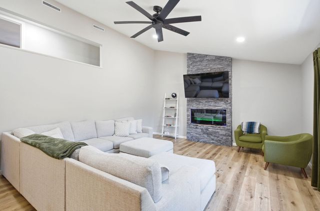 1400 W TROBRIDGE RD, Columbia, MO 65202