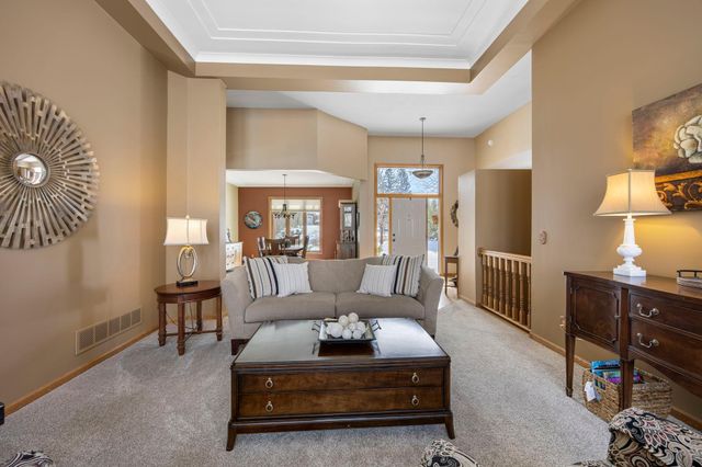 7811 128th Street W, Apple Valley, MN 55124