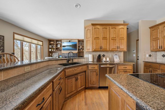 7811 128th Street W, Apple Valley, MN 55124