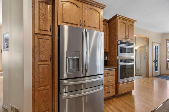 7811 128th Street W, Apple Valley, MN 55124