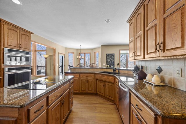 7811 128th Street W, Apple Valley, MN 55124