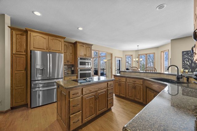 7811 128th Street W, Apple Valley, MN 55124