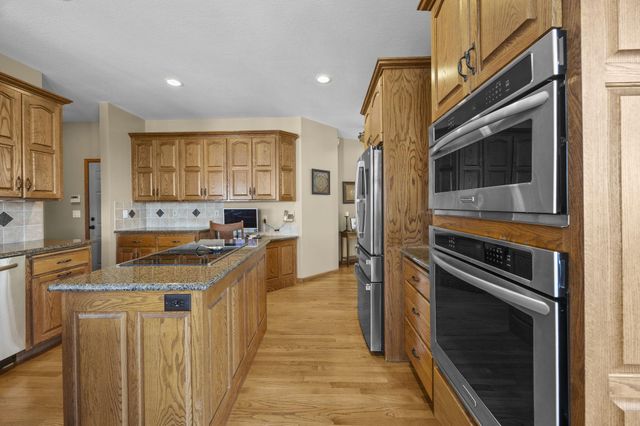 7811 128th Street W, Apple Valley, MN 55124