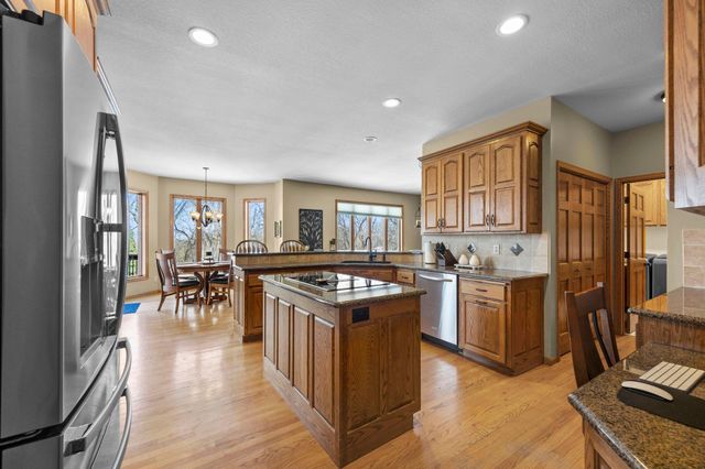 7811 128th Street W, Apple Valley, MN 55124