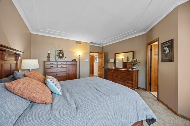 7811 128th Street W, Apple Valley, MN 55124