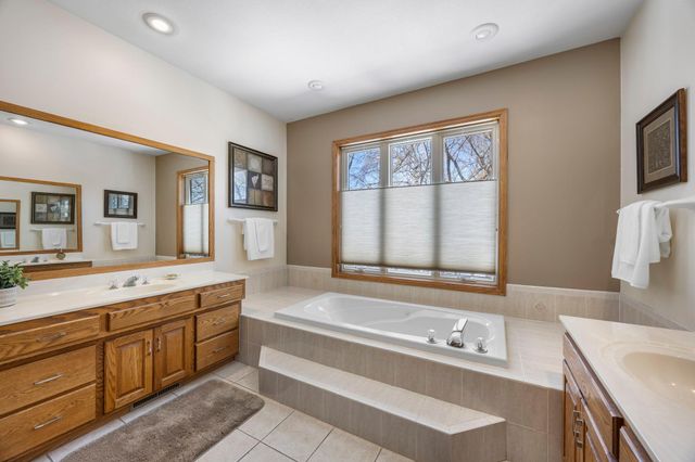 7811 128th Street W, Apple Valley, MN 55124