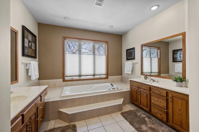 7811 128th Street W, Apple Valley, MN 55124