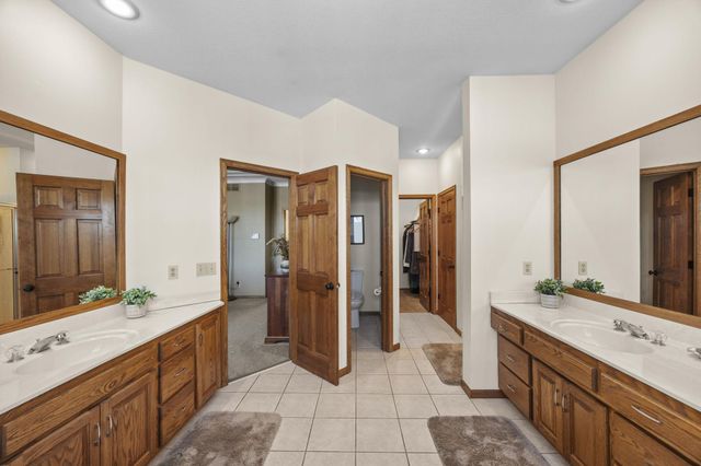 7811 128th Street W, Apple Valley, MN 55124