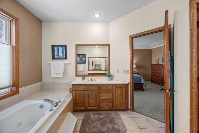 7811 128th Street W, Apple Valley, MN 55124