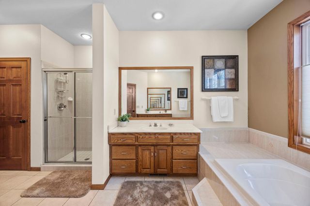 7811 128th Street W, Apple Valley, MN 55124