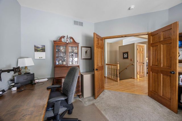 7811 128th Street W, Apple Valley, MN 55124