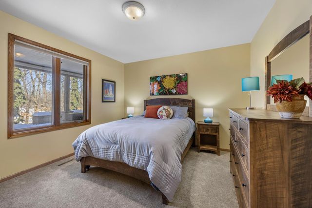 7811 128th Street W, Apple Valley, MN 55124