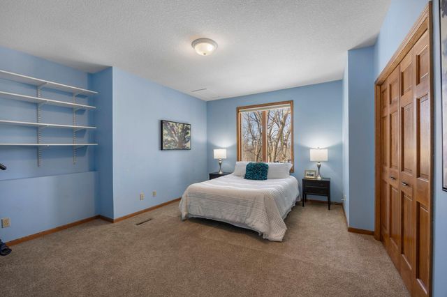 7811 128th Street W, Apple Valley, MN 55124