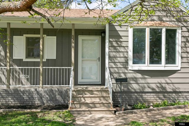 3208 8th Avenue, Council Bluffs, IA 51501
