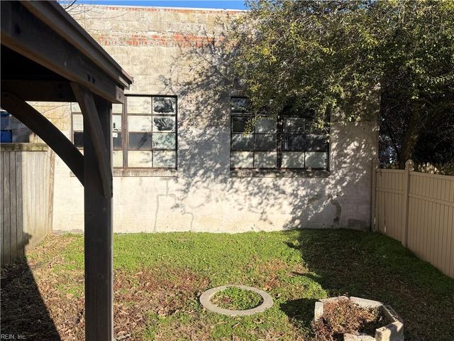 407 16th St # B, Virginia Beach, VA 23451