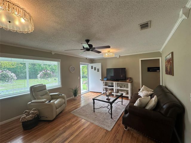 313 S Summer Street, Centerville, TX 75833