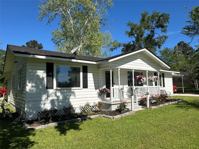 313 S Summer Street, Centerville, TX 75833