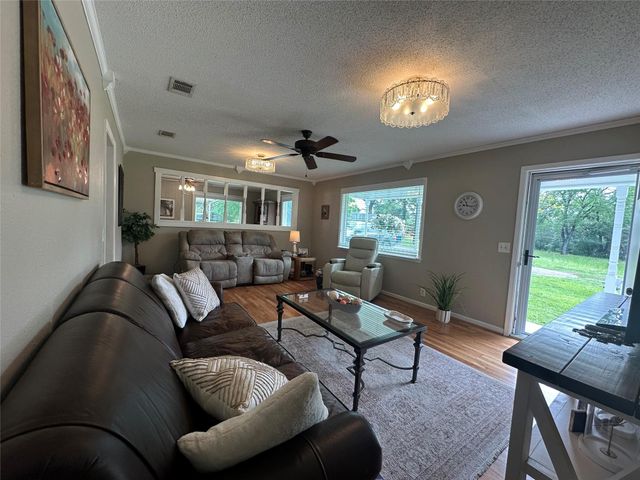 313 S Summer Street, Centerville, TX 75833