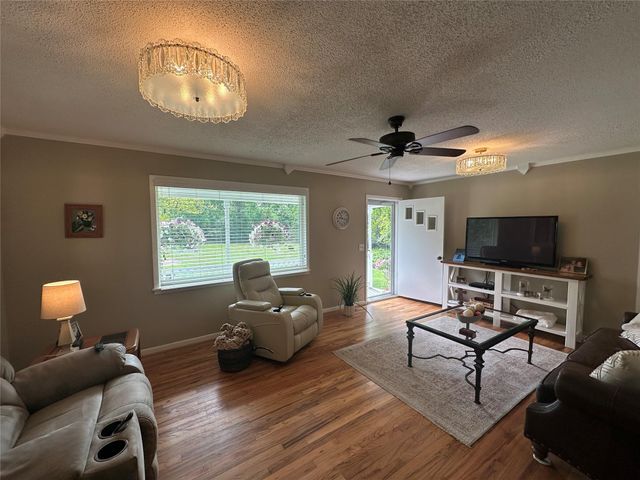 313 S Summer Street, Centerville, TX 75833