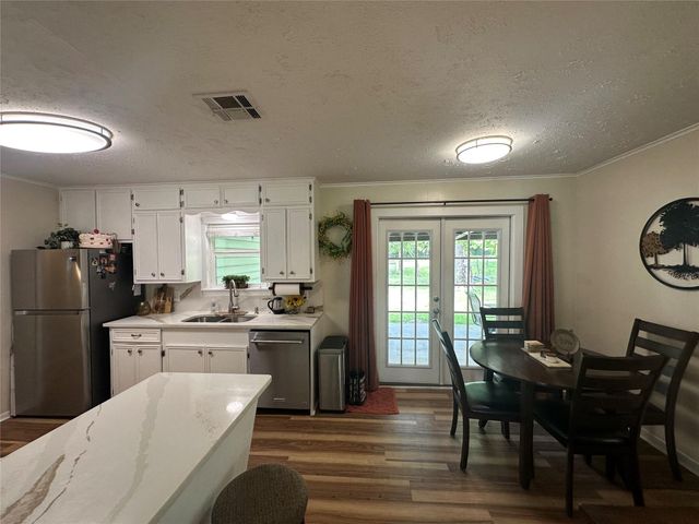 313 S Summer Street, Centerville, TX 75833