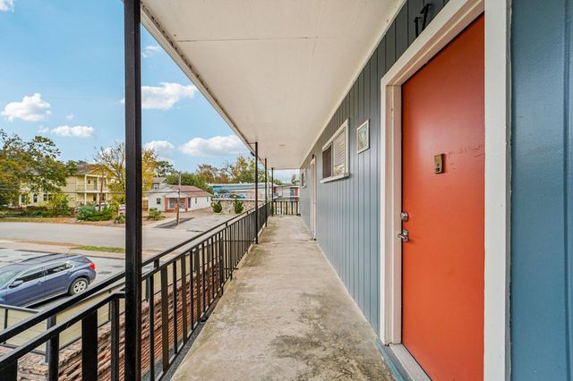 2807 Beauchamp Street 18, Houston, TX 77009