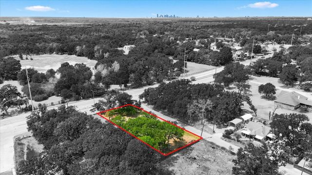 2000 Dowdy Ferry Road, Dallas, TX 75217