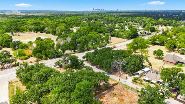 2000 Dowdy Ferry Road, Dallas, TX 75217