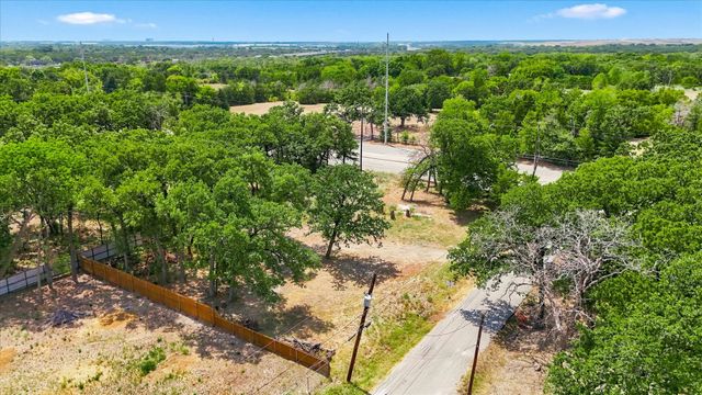 2000 Dowdy Ferry Road, Dallas, TX 75217