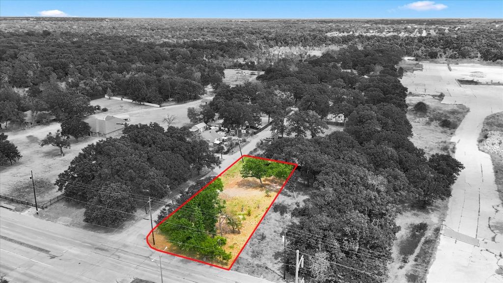 2000 Dowdy Ferry Road, Dallas, TX 75217