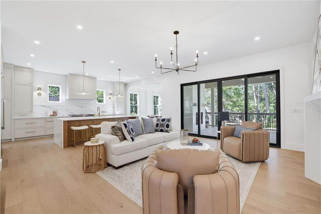 1228 Kingsley Circle NE, Atlanta, GA 30324
