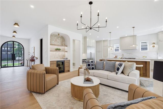 1228 Kingsley Circle NE, Atlanta, GA 30324