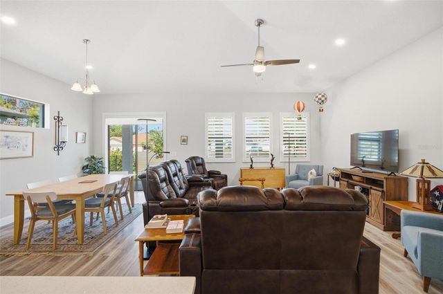 17 GREEN CIRCLE, Palm Coast, FL 32164