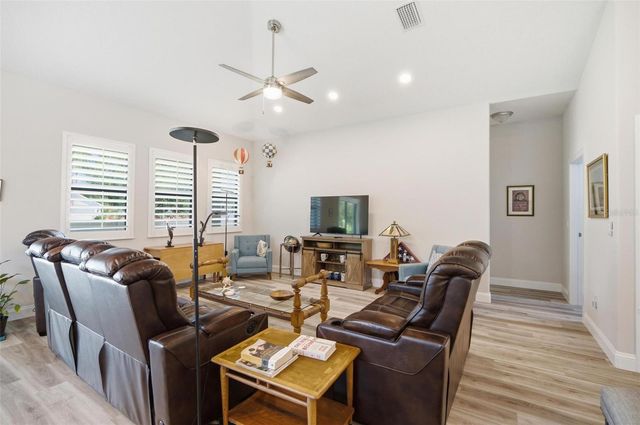 17 GREEN CIRCLE, Palm Coast, FL 32164