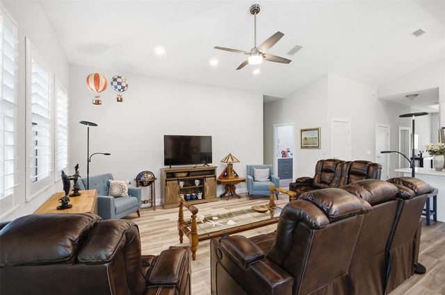 17 GREEN CIRCLE, Palm Coast, FL 32164