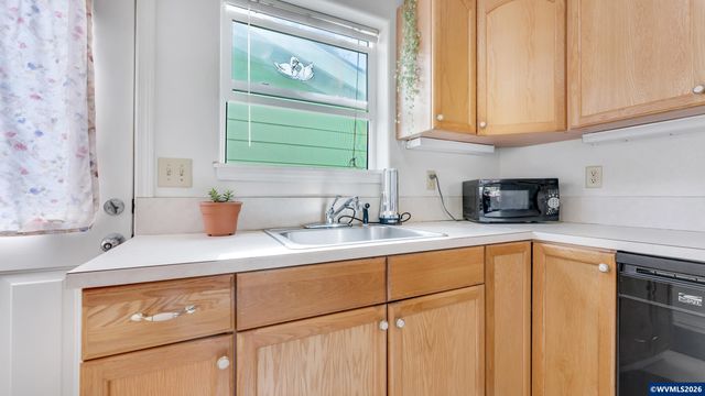554 SW B Av, Corvallis, OR 97333