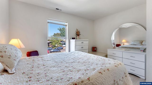 554 SW B Av, Corvallis, OR 97333
