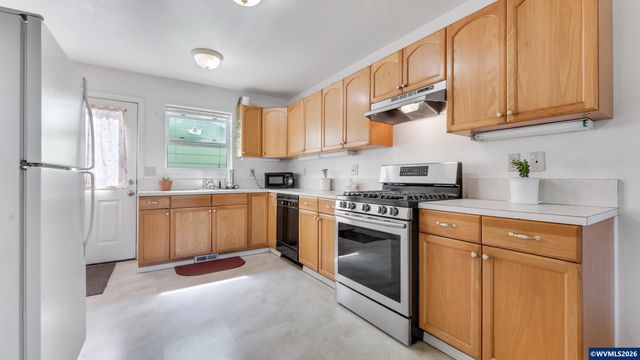 554 SW B Av, Corvallis, OR 97333