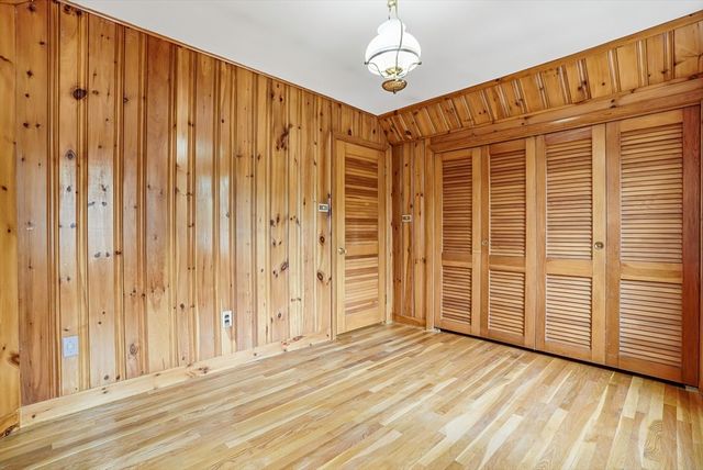 152 Manchester St, Leominster, MA 01453