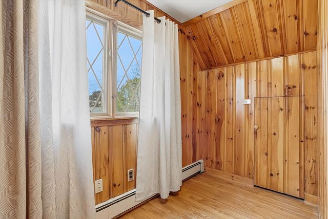 152 Manchester St, Leominster, MA 01453