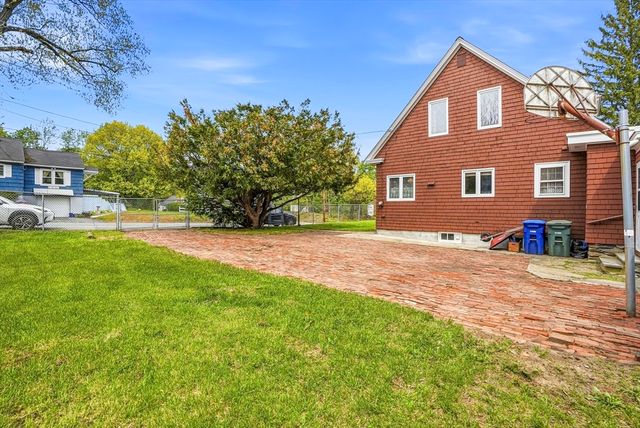 152 Manchester St, Leominster, MA 01453