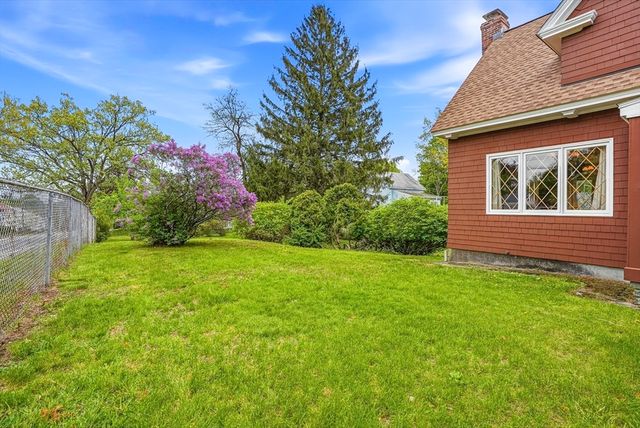 152 Manchester St, Leominster, MA 01453