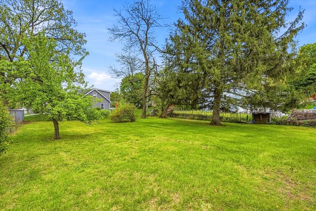 152 Manchester St, Leominster, MA 01453