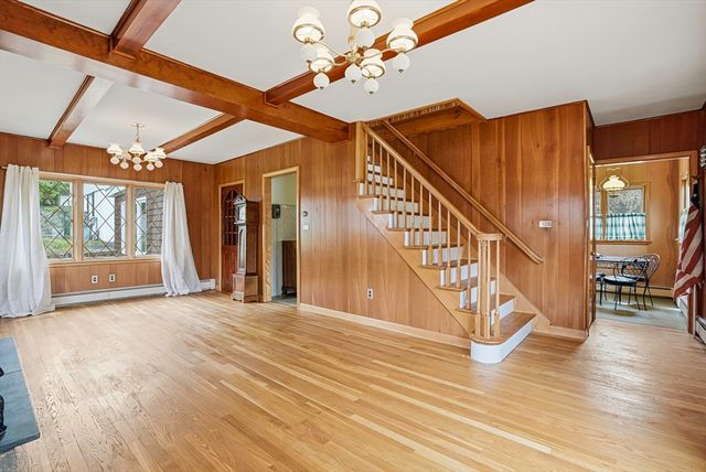 152 Manchester St, Leominster, MA 01453