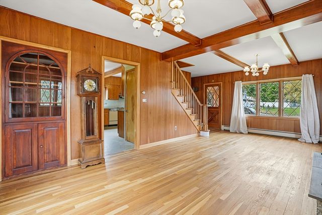 152 Manchester St, Leominster, MA 01453